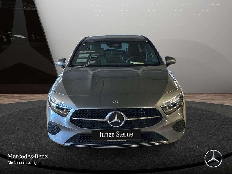Gebraucht Mercedes A200 Advanced Plus 163 PS (119 kW) 2025 Grau Limousine
