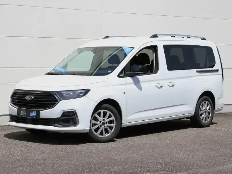 Gebraucht Ford Tourneo Titanium 114 PS (83 kW) 2023 Weiß Van / Kleinbus