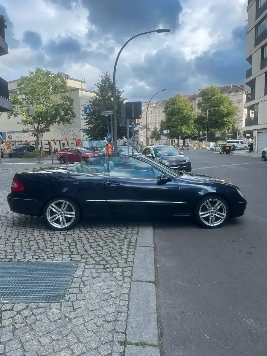 Gebraucht Mercedes CLK200 170 PS (125 kW) 2005 Blau Cabrio
