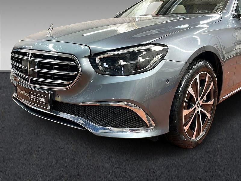 Gebraucht Mercedes E300 306 PS (225 kW) 2023 Grau Limousine