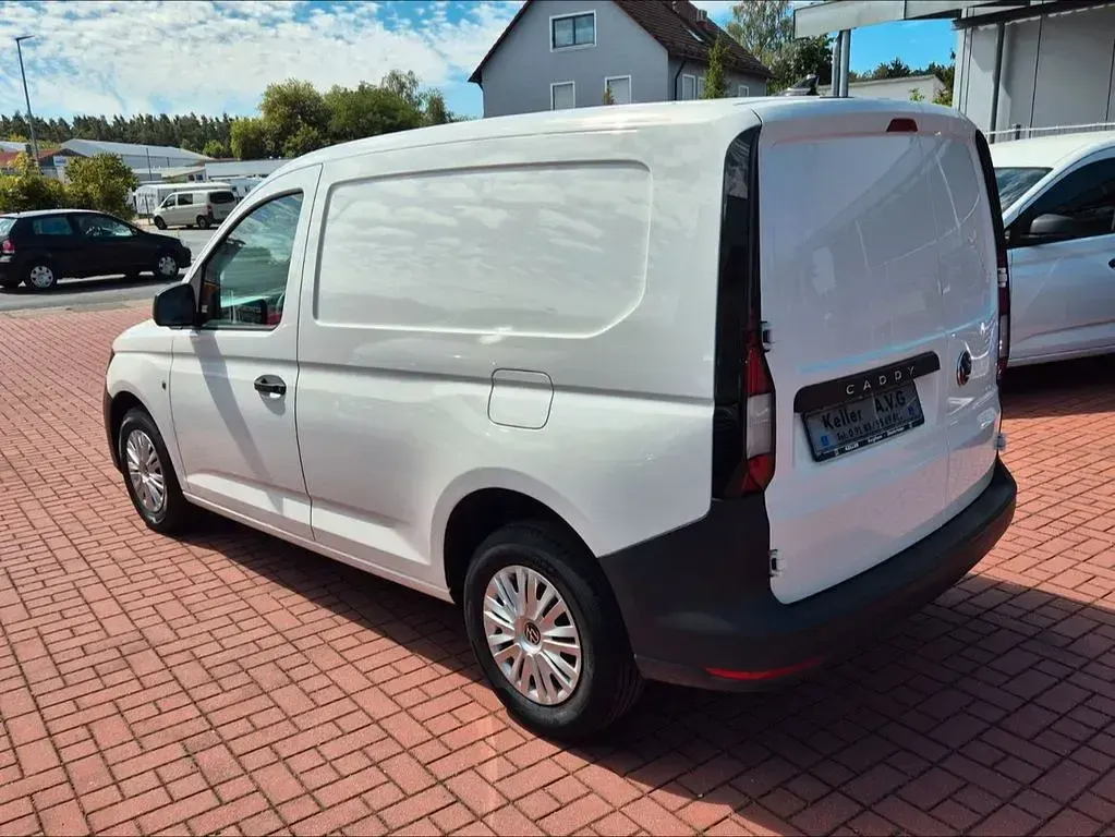 Gebraucht VW Caddy 102 PS (75 kW) 2023 Weiß Van / Kleinbus