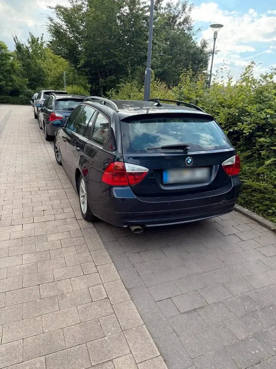 Gebraucht BMW 318 122 PS (89 kW) 2006 Blau Kombi