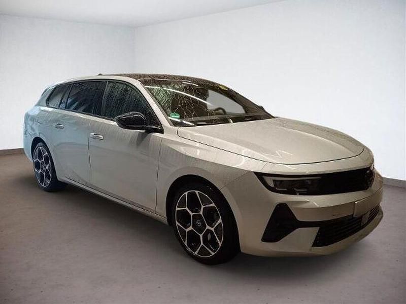 Gebraucht Opel Astra Ultimate 131 PS (96 kW) 2024 Kristall silber Kombi