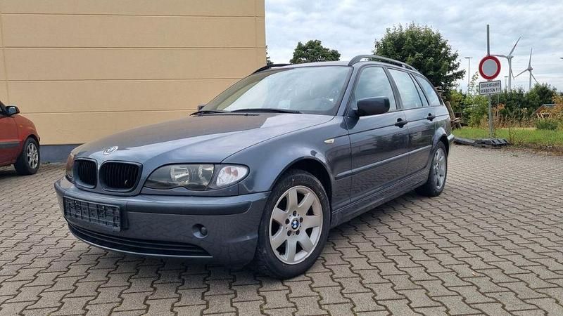 Grau Gebraucht 2002 BMW 318 Sport Line Kombi | 1.499 € (Superpreis) - Bild 1/4