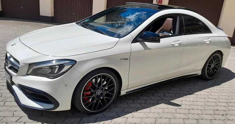 Weiß Gebraucht 2017 Mercedes CLA45 AMG Kleinwagen | 35.999 € (Fairer Preis) - Bild 1/4