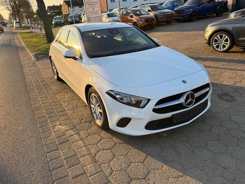 Gebraucht Mercedes A200 Advanced 150 PS (110 kW) 2020 Weiß Limousine
