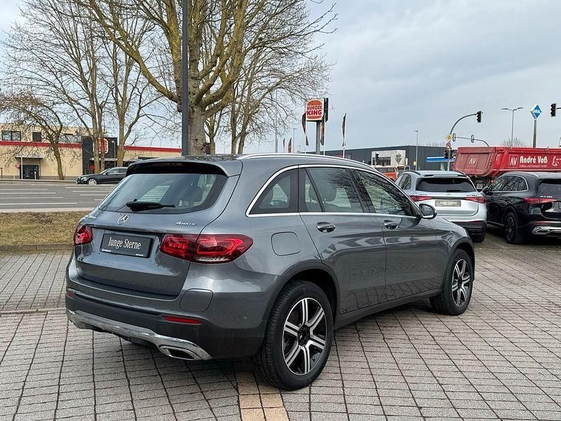 Gebraucht Mercedes GLC300e Exclusive 306 PS (225 kW) 2021 Metalliclack selenitgrau SUV