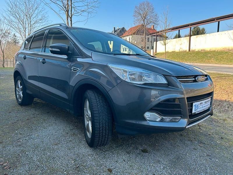Gebraucht Ford Kuga Titanium 150 PS (110 kW) 2016 Grau SUV