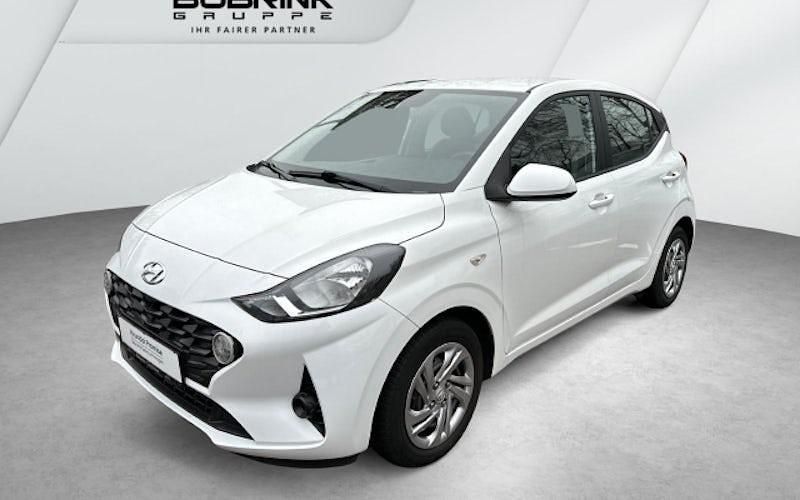 Gebraucht Hyundai i10 Select 67 PS (49 kW) 2021 Weiß Kleinwagen
