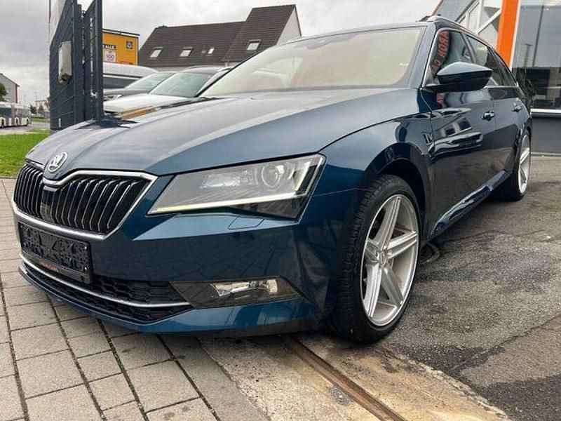 Blau Gebraucht 2016 Skoda Superb Style Kombi | 15.900 € (Fairer Preis) - Bild 1/4
