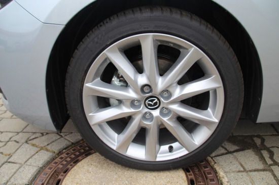 Gebraucht Mazda 3 120 PS (88 kW) 2019 Silber metallic Limousine