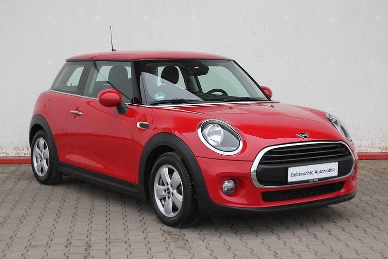 Rot Gebraucht 2019 Mini ONE Kleinwagen | 9.385 € (Superpreis) - Bild 1/4
