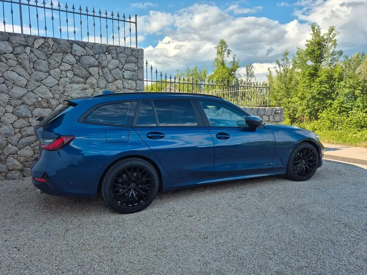 Gebraucht BMW 318 Advantage 150 PS (110 kW) 2022 Blau Kombi