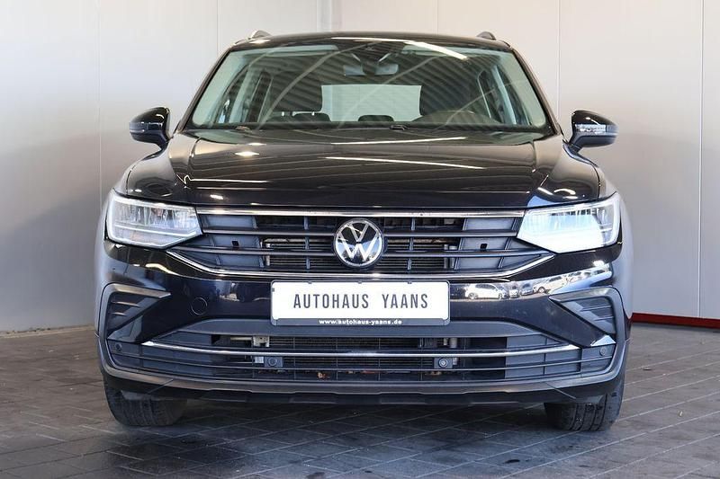 Gebraucht VW Tiguan Life 150 PS (110 kW) 2022 Schwarz SUV