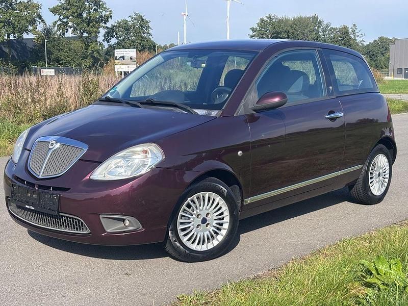 Rot Gebraucht 2007 Lancia Ypsilon Kleinwagen | 1.950 € (Fairer Preis) - Bild 1/4