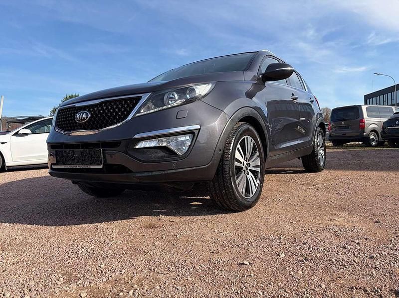 Dark gun metal Gebraucht 2015 Kia Sportage Spirit SUV | 9.950 € (Fairer Preis) - Bild 1/4