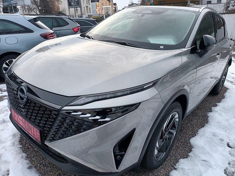 Neu Nissan Qashqai N-Connecta 140 PS (102 kW) 2025 Silber SUV
