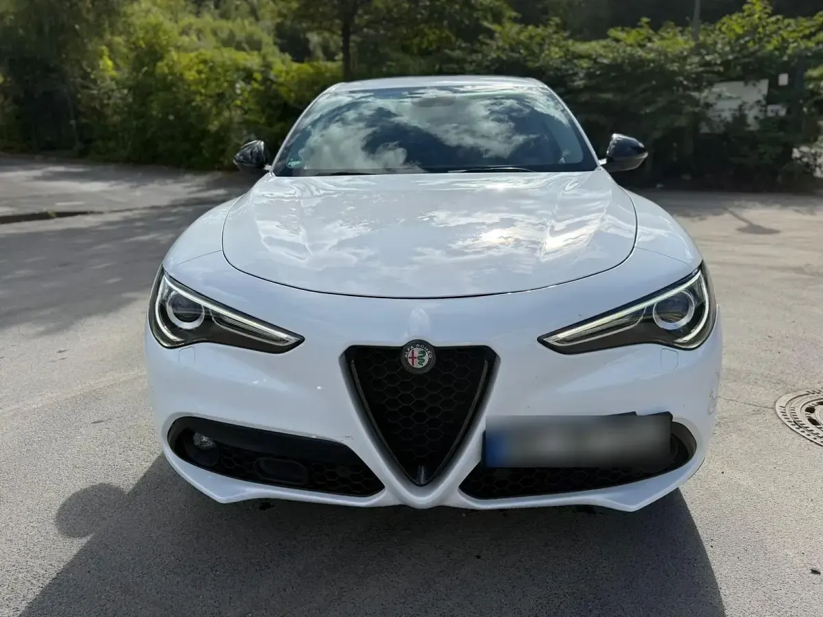 Gebraucht Alfa Romeo Stelvio 209 PS (153 kW) 2017 Weiß SUV