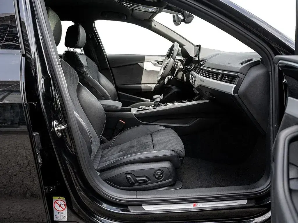 Gebraucht Audi S4 Design 341 PS (250 kW) 2023 Mythosschwarz metallic Kombi