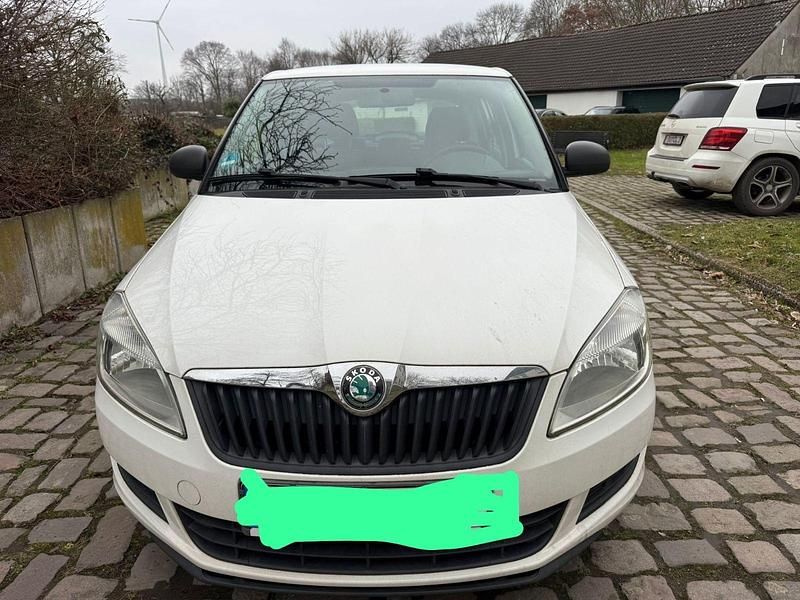 Gebraucht Skoda Fabia Cool Edition 60 PS (44 kW) 2012 Weiß Kleinwagen