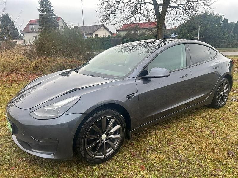 Grau Gebraucht 2021 Tesla Model 3 Limousine | 23.300 € (Superpreis) - Bild 1/4
