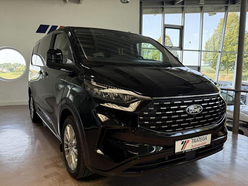 Agate black metallic Gebraucht 2024 Ford Tourneo Custom Titanium Van / Kleinbus | 48.990 € (Teuer) - Bild 1/4