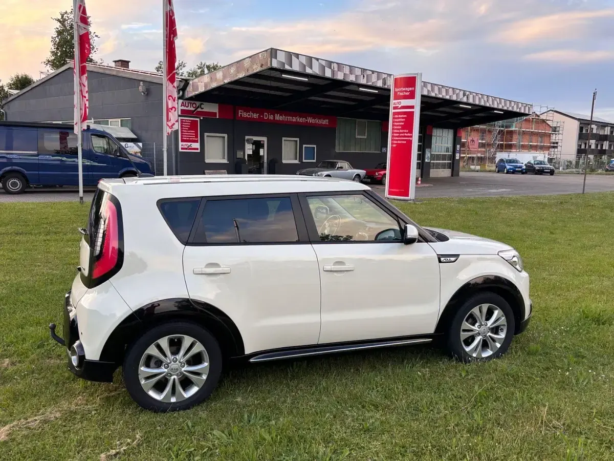 Gebraucht Kia Soul DREAM-TEAM Edition 136 PS (100 kW) 2016 Weiß SUV