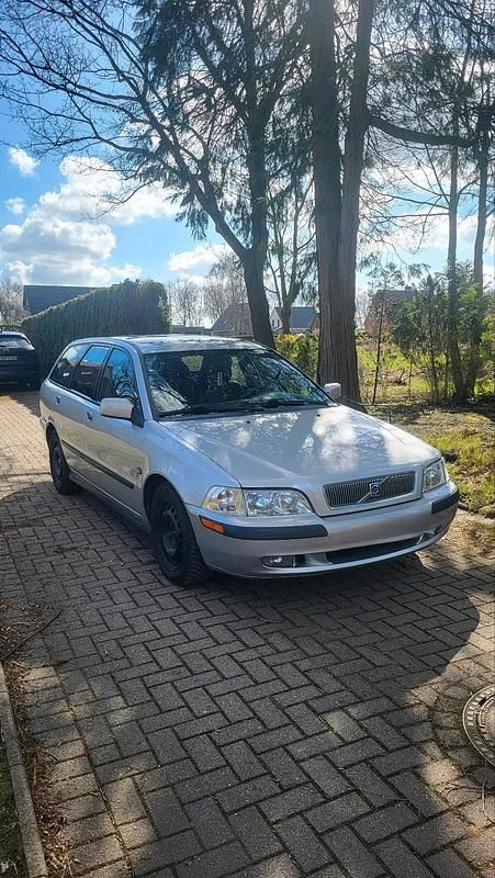 Second-hand Volvo V40 2002 Argintiu Break