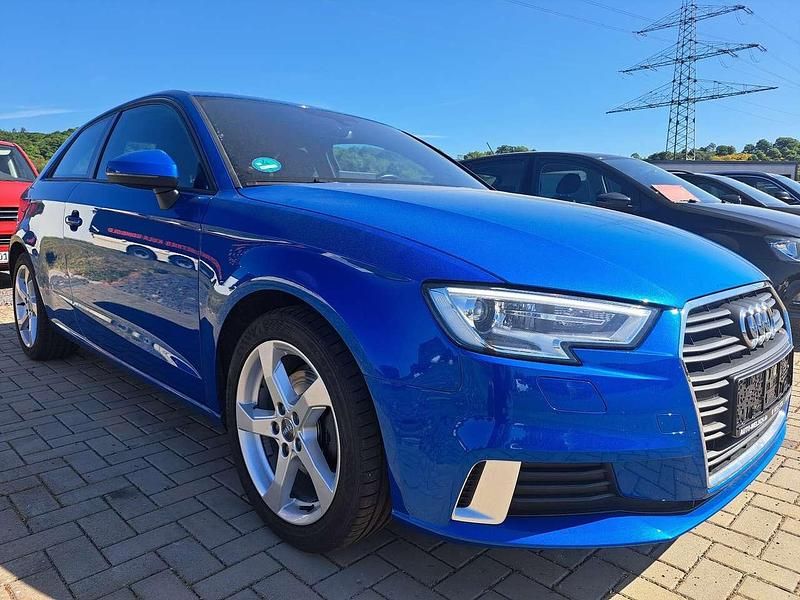 Gebraucht Audi A3 Sport 150 PS (110 kW) 2017 Arablau kristalleffekt Limousine