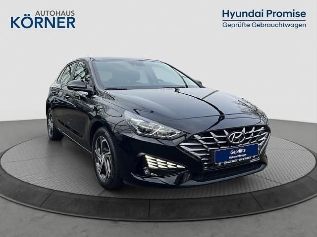 Schwarz Gebraucht 2023 Hyundai i30 Select Limousine | 19.900 € (Fairer Preis) - Bild 1/4