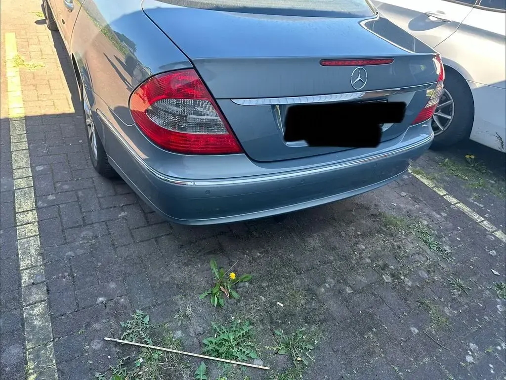 Second-hand Mercedes E200 Classic 184 CP (135 kW) 2006 Gri Berlinǎ