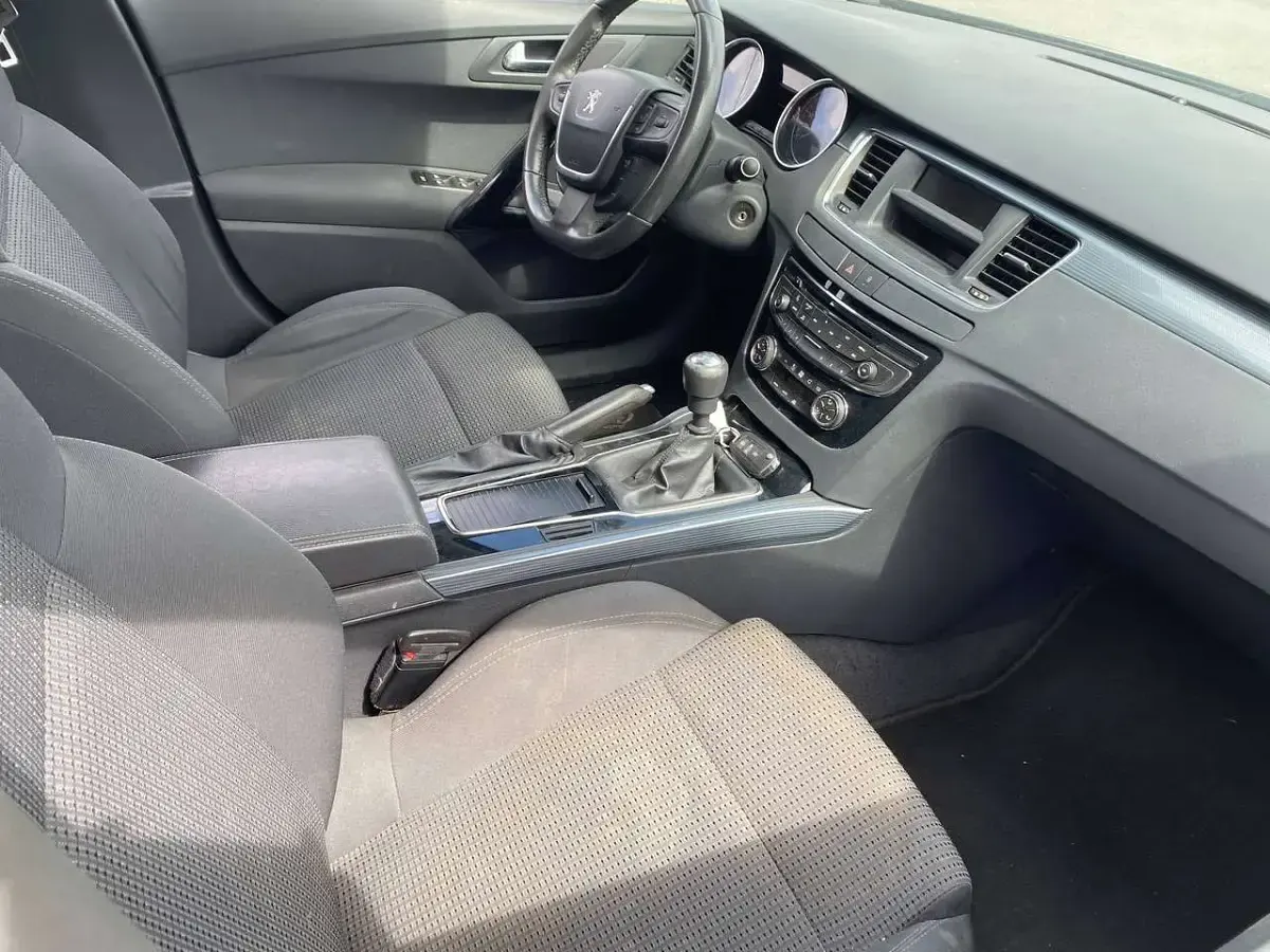Gebraucht Peugeot 508 Active 156 PS (114 kW) 2011 Schwarz perla nera Kombi