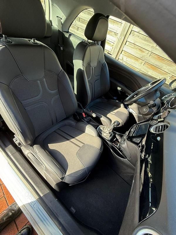 Używany Opel Adam 115 KM (84 kW) 2016 Biały Hatchback
