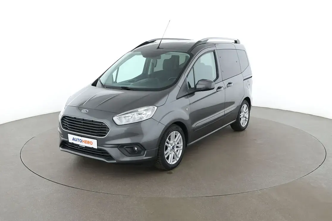 Gebraucht Ford Tourneo Courier Titanium 101 PS (74 kW) 2019 Van / Kleinbus
