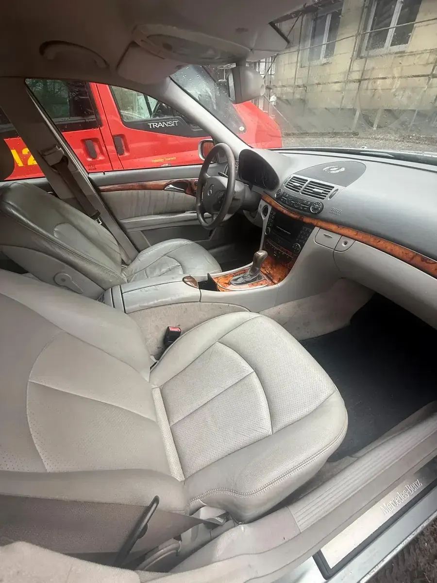 Gebraucht Mercedes 320 Elegance 224 PS (164 kW) 2004 Silber Kombi