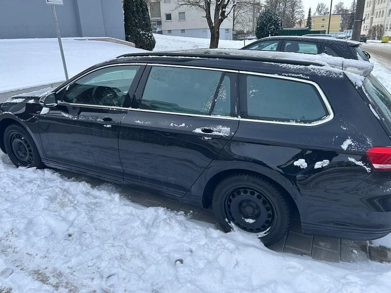 Schwarz Gebraucht 2017 VW Passat Kombi | 12.500 € (Superpreis) - Bild 1/4
