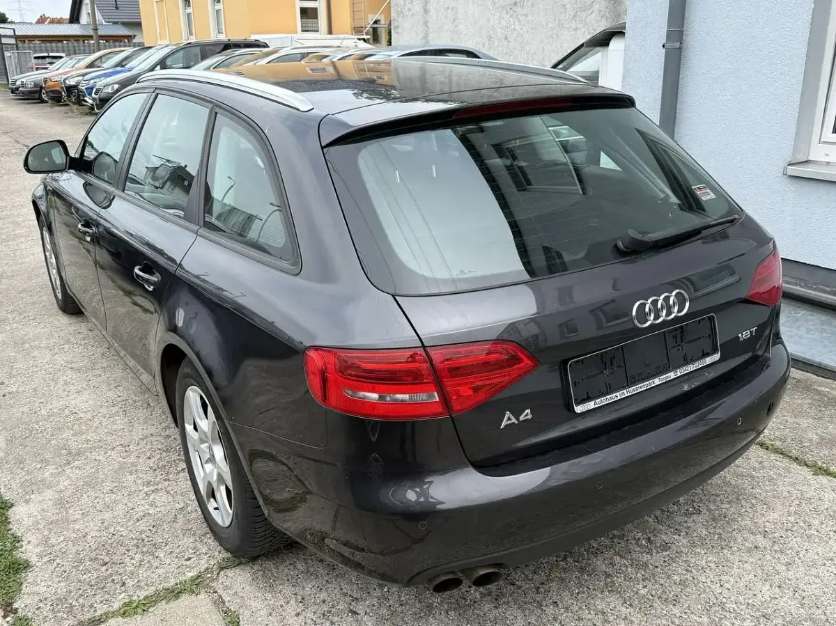 Gebraucht Audi A4 Attraction 160 PS (117 kW) 2008 Lavagrau perleffekt Kombi