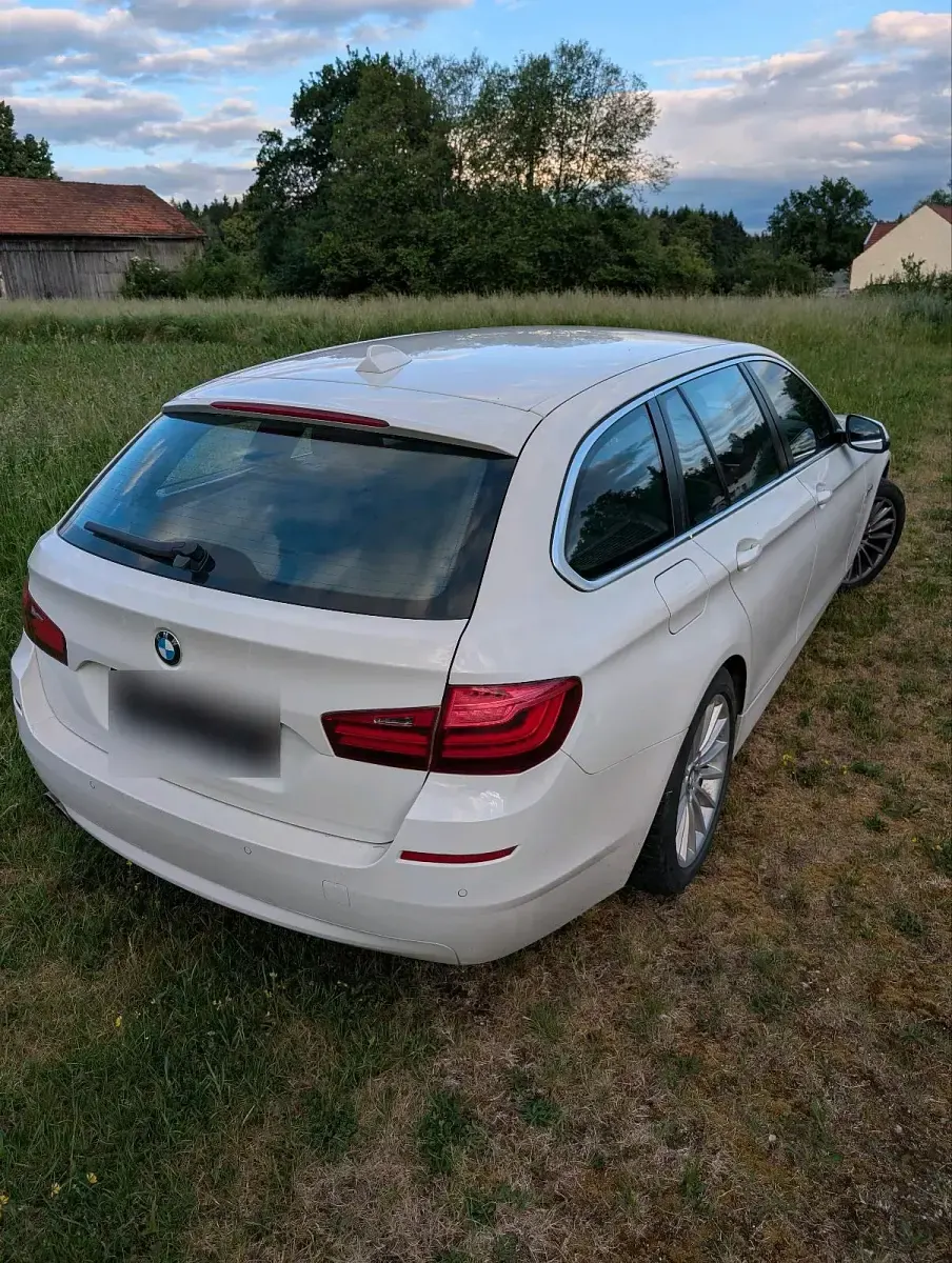Gebraucht BMW 520 190 PS (139 kW) 2015 Weiß Kombi