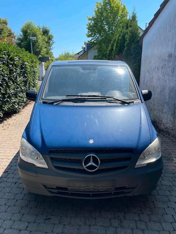 Blau Gebraucht 2011 Mercedes Vito Van / Kleinbus | 2.999 € - Bild 1/4