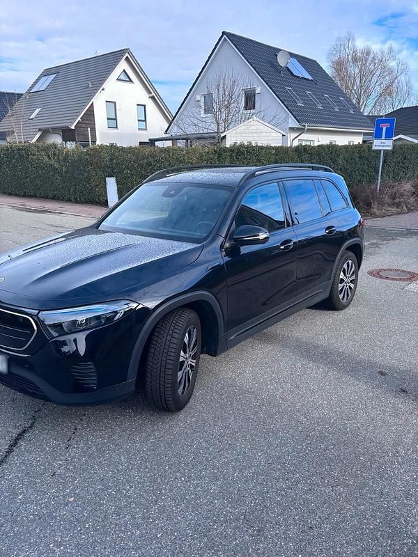 Gebraucht Mercedes EQB250 139 kW (190 PS) 2022 Schwarz SUV
