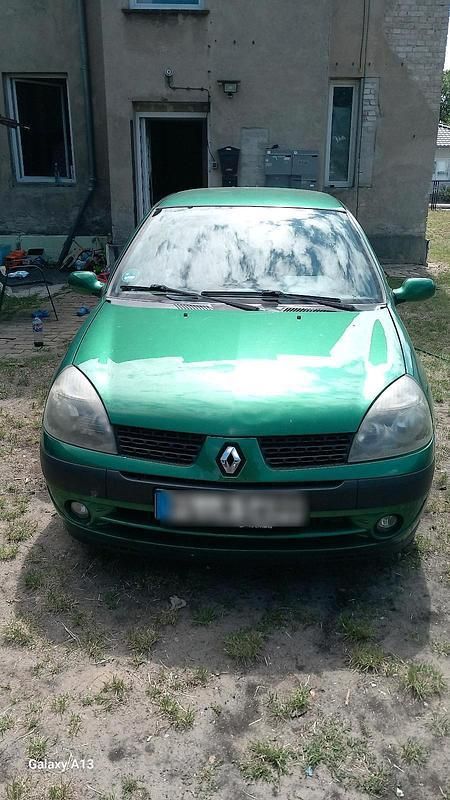 Gebraucht 2003 Renault Clio II Kleinwagen | 300 € - Bild 1/4