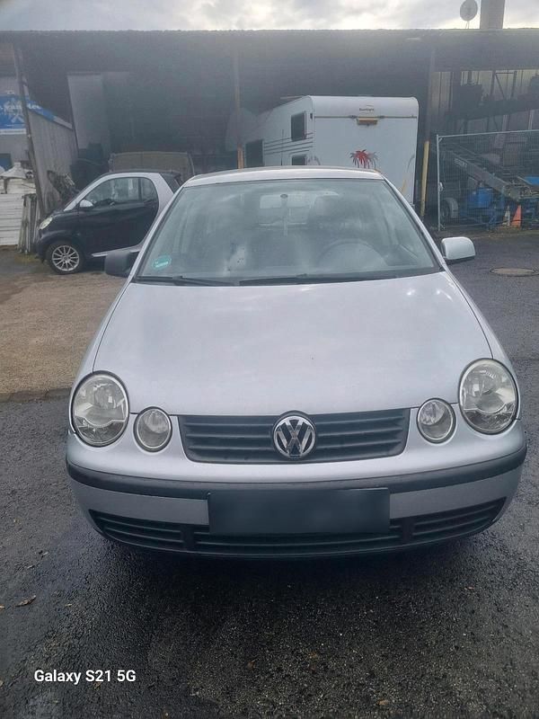Gebraucht VW Polo 64 PS (47 kW) 2003 Silber Kleinwagen