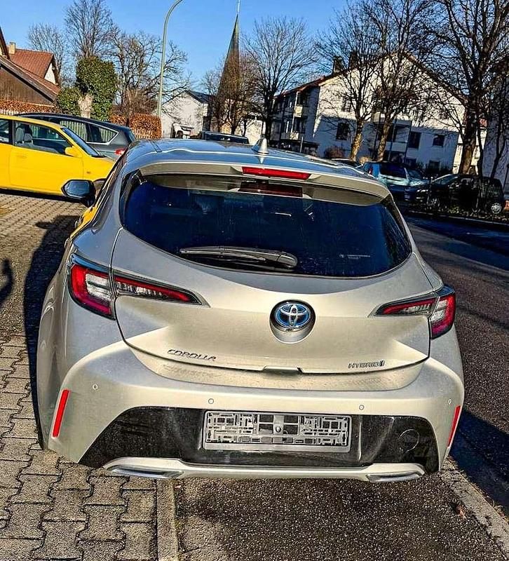 Gebraucht Toyota Corolla Hybrid Team 122 PS (89 kW) 2020 Grau Kleinwagen