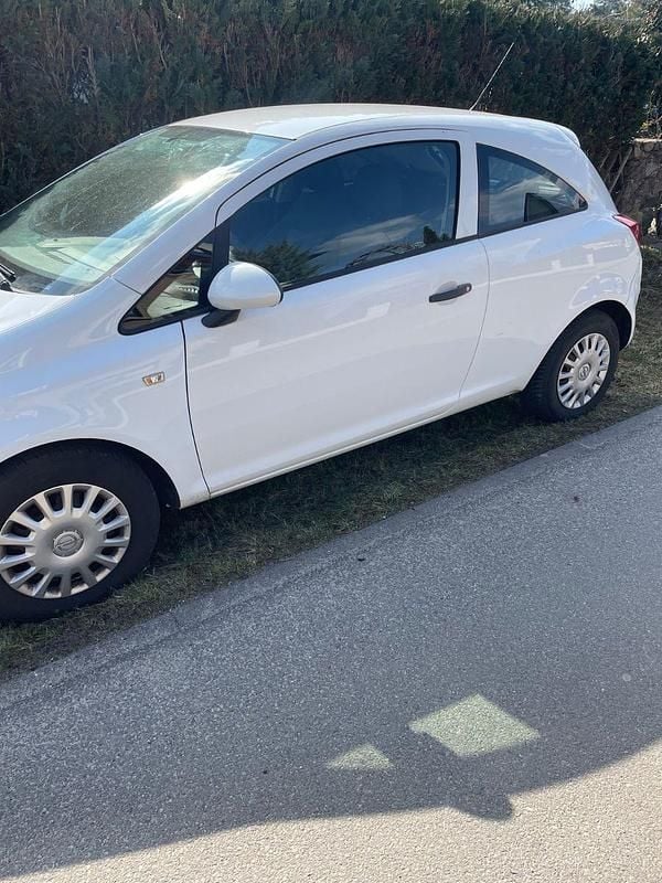 Gebraucht Opel Corsa Selection 69 PS (50 kW) 2012 Weiß Kleinwagen