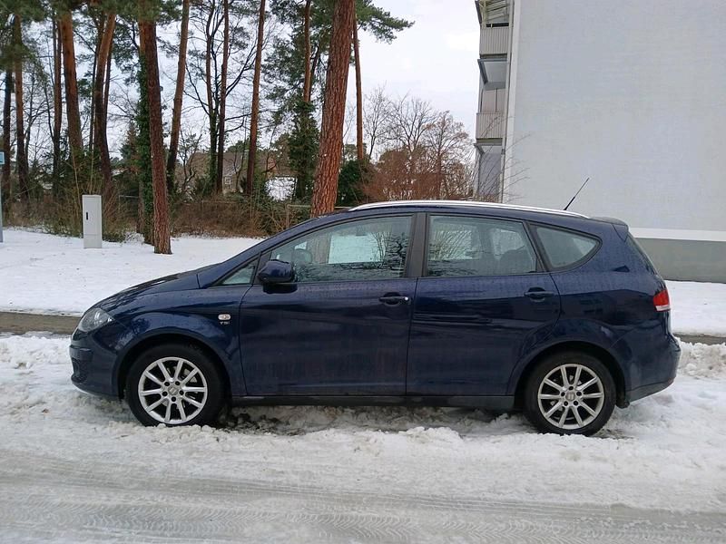 Blau Gebraucht 2010 Seat Altea XL Van / Kleinbus | 2.900 € (Guter Preis) - Bild 1/4
