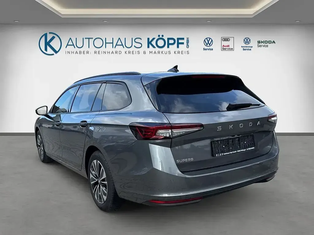 Gebraucht Skoda Superb Selection 150 PS (110 kW) 2025 Grau Kombi