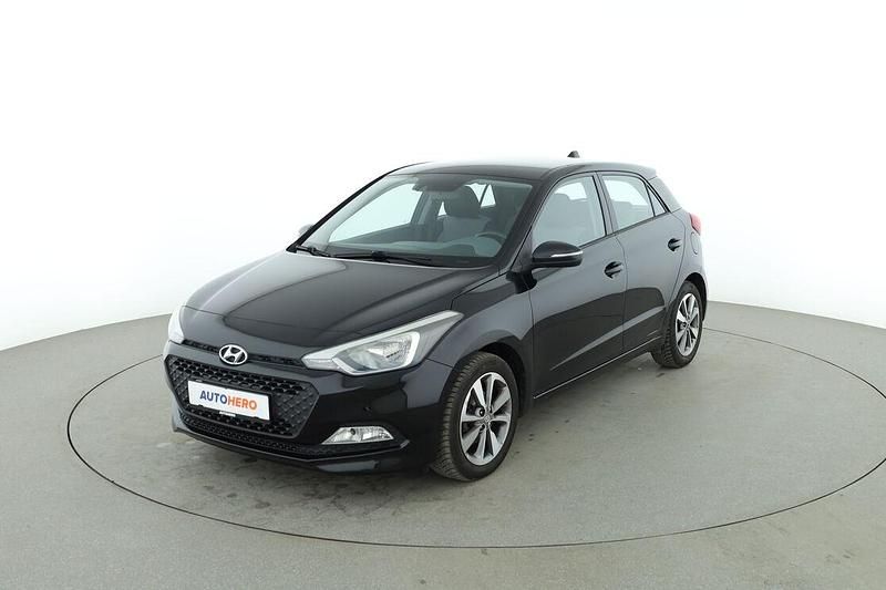 Gebraucht Hyundai i20 YES! 101 PS (74 kW) 2015 Schwarz Limousine