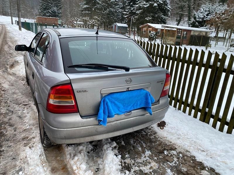 Gebraucht Opel Astra Selection 101 PS (74 kW) 2002 Silber Limousine