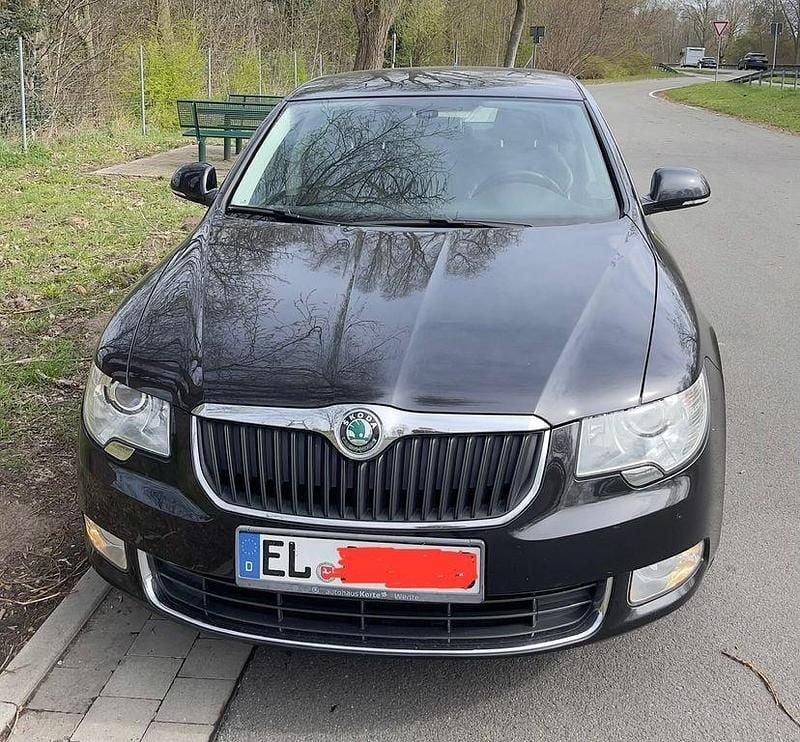 Gebraucht Skoda Superb Elegance 170 PS (125 kW) 2010 Schwarz Limousine