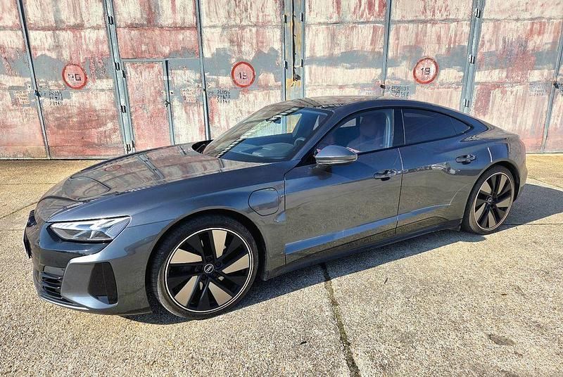 Gebraucht Audi e-tron GT quattro Basis 350 kW (476 PS) 2022 Grau Limousine